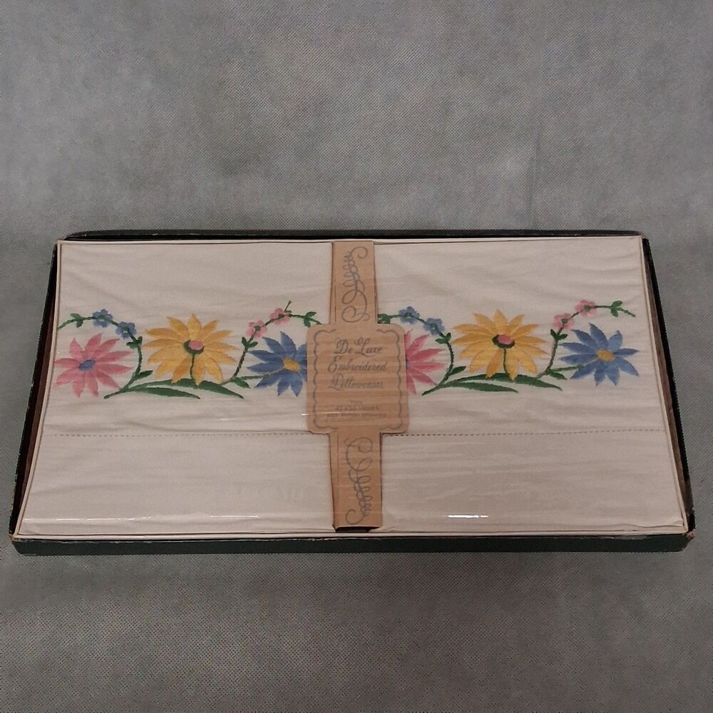 Vintage De Luxe Embroidered Pillowcases New in Box White 42x36